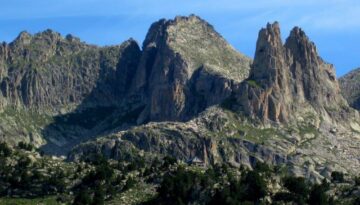 Agulles_i_refugi_d'Amitges