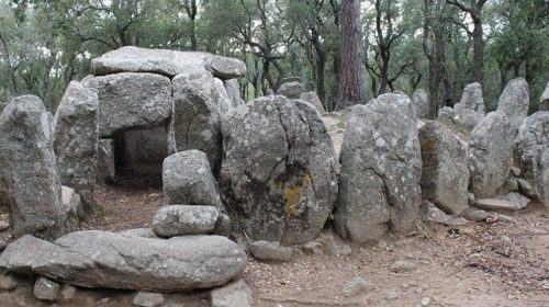 Dolmen-de-la-cova-d-en-Daina-Romanya-de-la-Selva (2)