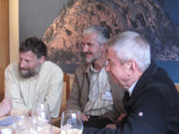De derecha a izquierda: Thymio Papayannis, Josep Maria Mallarach y Alastair McIntosh