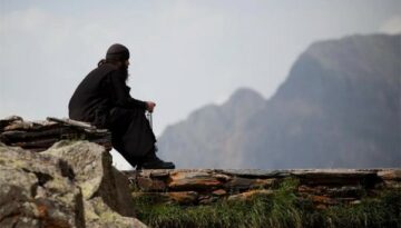 orthodox-monk-prayer
