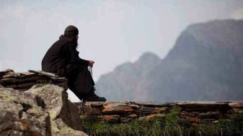 orthodox-monk-prayer