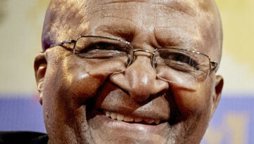 Desmond_Tutu_(headshot)