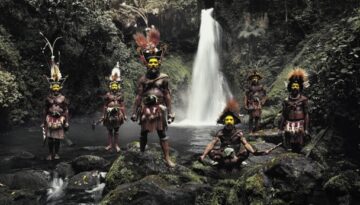 before_they_pass_away_Huli_Papua_New_Guinea